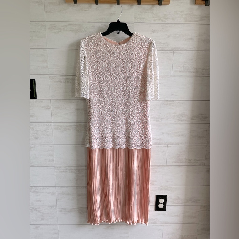 VINTAGE George F. Couture NewYork White Lace Beaded & Pleated Bottom Dress Sz 12